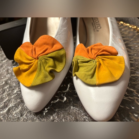 Vintage Bandolino Made in Italy Ivory Leather Pumps with Sculptural Bow 8.5 N - Picture 5 of 16
